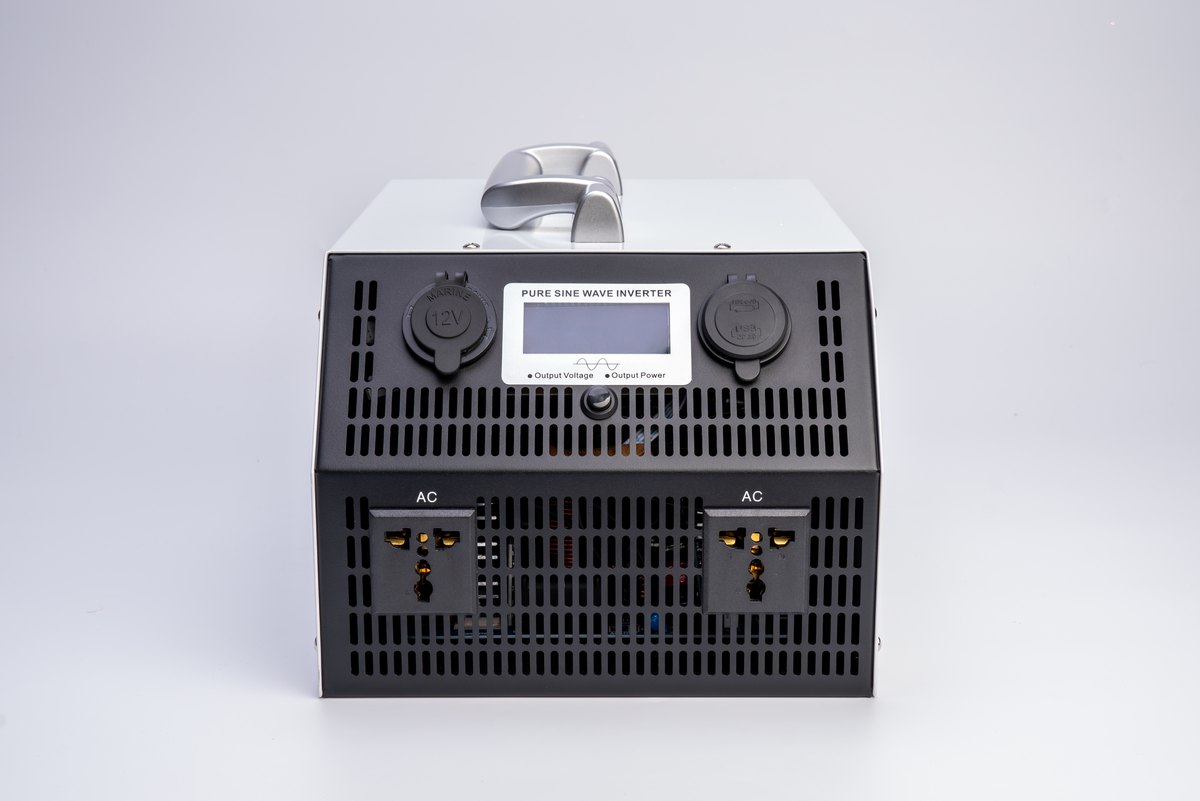 双向一体机3300W 市电充12V80A 市电充24V40A